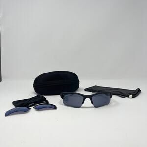 Oakley Flak 2.0 XL Matte Black Frame Gray Polarized Lenses‎ & Blue Lenses W8830